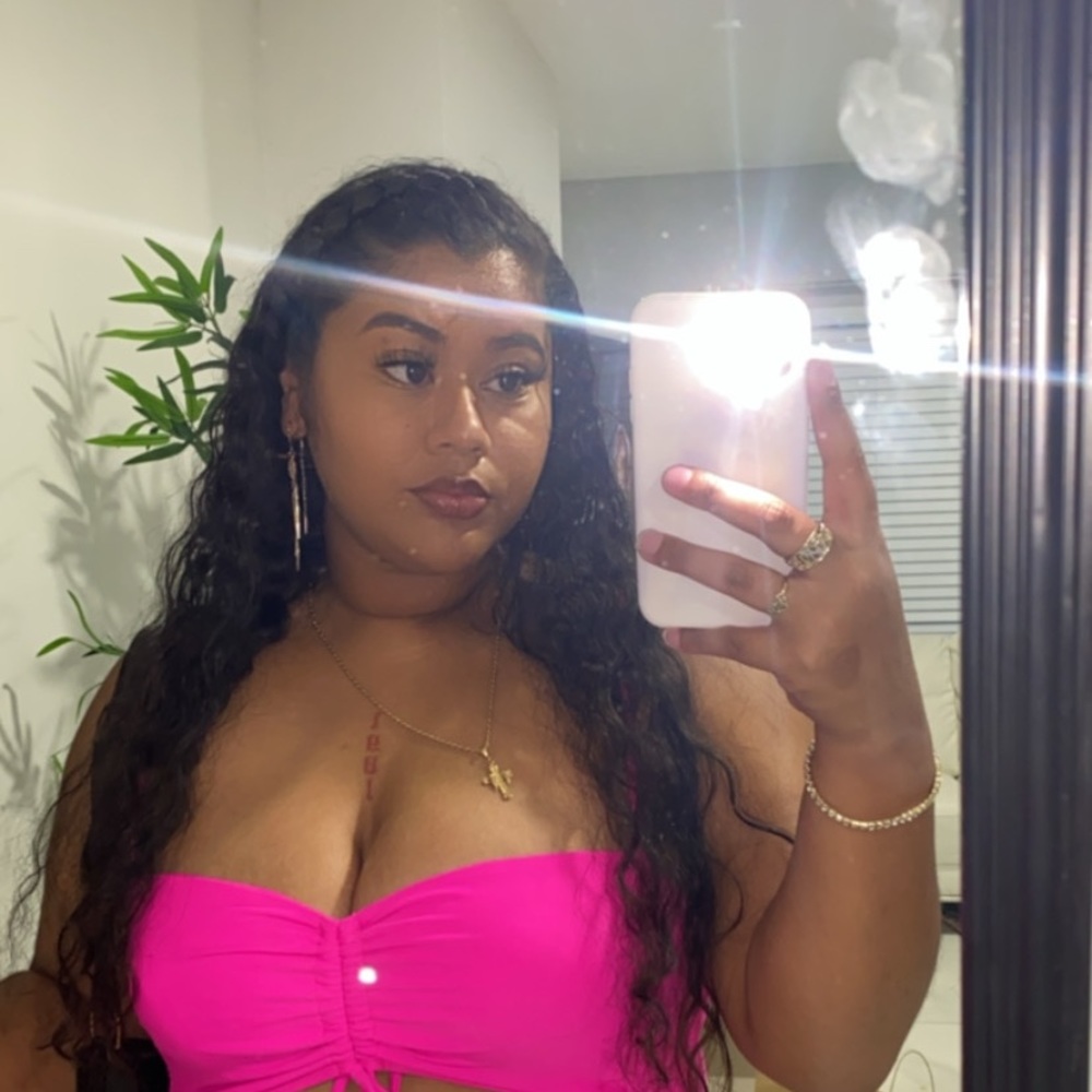 Meet your Posher, Angela